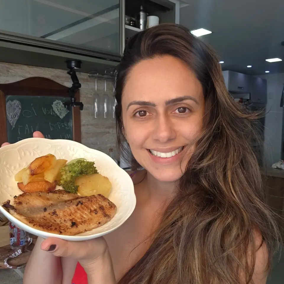 Na cozinha da Gabi: tilápia grelhada com batata e brócolis